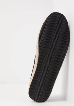 Pier One Rena Espadrille Unisex - Espadrilles - Black 14 Pier One Rena Espadrille Unisex - Espadrilles - Black -Pier One 1eb50808d4584488a60ebfcbb93affb1