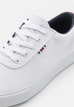 Pier One Unisex - Sneakers Laag - White -Pier One 28ee7fd19ea844d7a0d4e6ba9e72e934