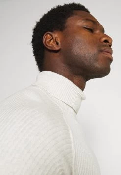 Pier One Trui - Off-White -Pier One 42b4268fd57945e6a26c4da2381906c5