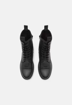 Pier One Unisex - Veterboots - Black 9 Pier One Unisex - Veterboots - Black -Pier One 681b86ac3fb04638bb8e3999d5a95664 scaled