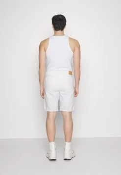 Pier One Colored Twill White Denim - Jeansshort - White Denim -Pier One 6fb902e0dcfa488a9a60ba7e359e011c