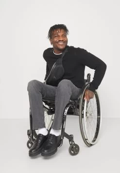 Pier One Straight Leg Jeans - Grey Denim -Pier One d68e27744b6d4606b039de4932177e16