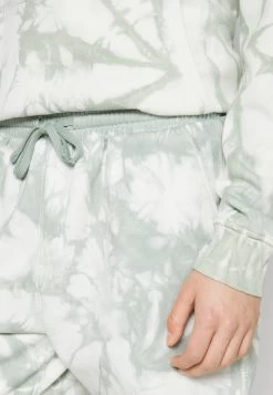 Pier One Shorts - Green 11 Pier One Shorts - Green -Pier One ddfcbbe17eeb496298c7947389116599