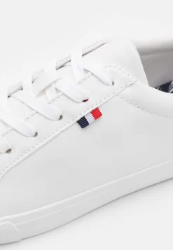 Pier One Unisex - Sneakers Laag - White -Pier One def1a1b8def040e8a2692faf3249e43e scaled