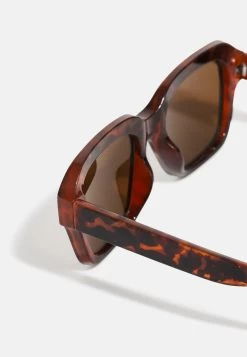 Pier One Unisex - Zonnebril - Black 13 Pier One Unisex - Zonnebril - Black -Pier One faad10b8a5a2445f865f09b5d12427d1